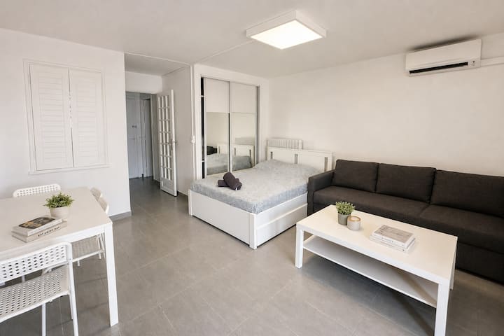 Beau Studio Situé En Bord De Mer - St-Laurent-du-Var