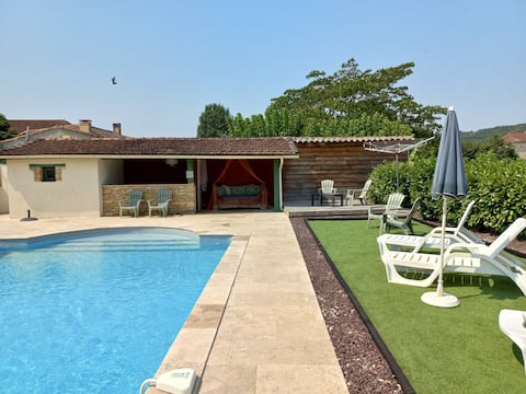 Cottage, pool, air conditioning, in the vineyard