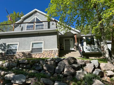 Location, location…
Cozy basement suite near SLC