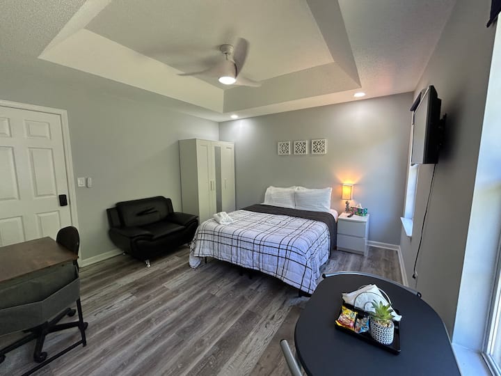 Stylish Renovated Studio1,buford - Buford, GA