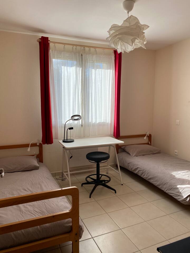 เตียงกว้าง 80 ซม. 2 เตียง