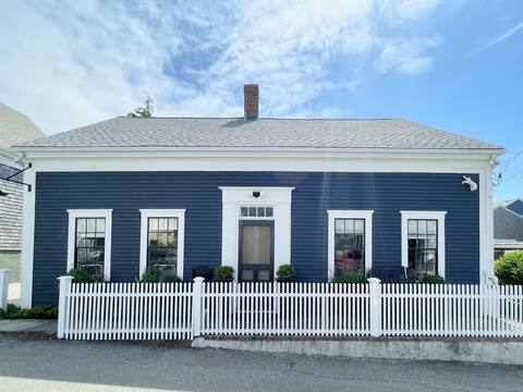 6BR Sleeps 12 - Unbeatable Location, Charm & Style