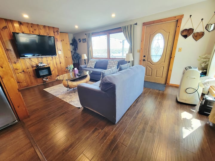 Lakefront 3bd 1 Bth Home, Lake Hopatcong + Kayaks - Lake Hopatcong, NJ
