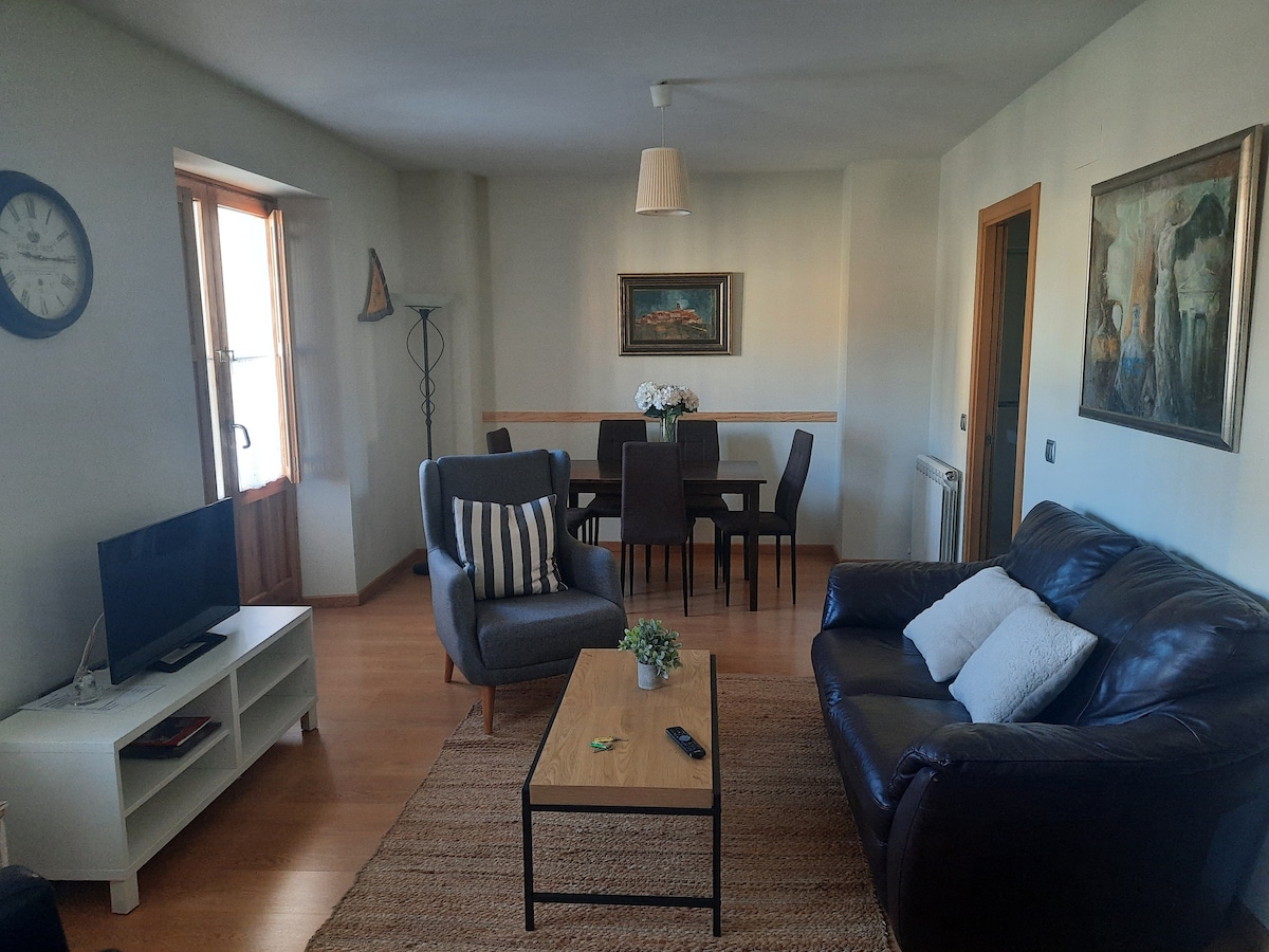 Top performing Airbnb: Apartment in the heart of the old town (Plaza Biscós) in Jaca