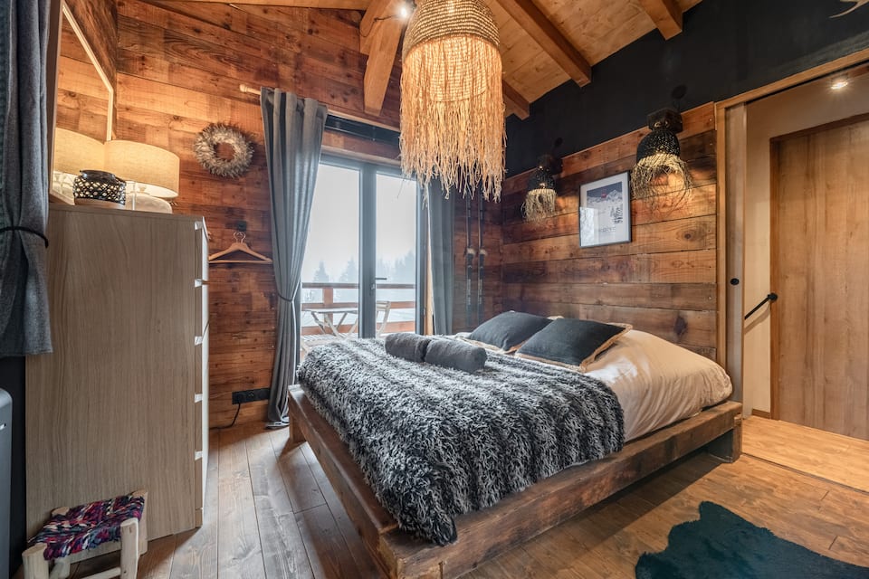 A timber chalet on the Megève slopes, Megève, Auvergne-Rhône-Alpes, France, photo 6 of 10