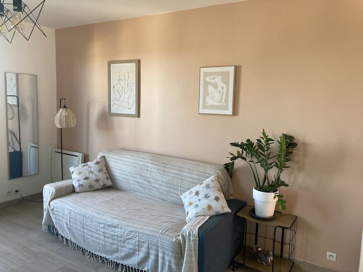 T2 Avec Terrasse, 4 Couchages, à 600m De La Plage. - Cavalaire-sur-Mer