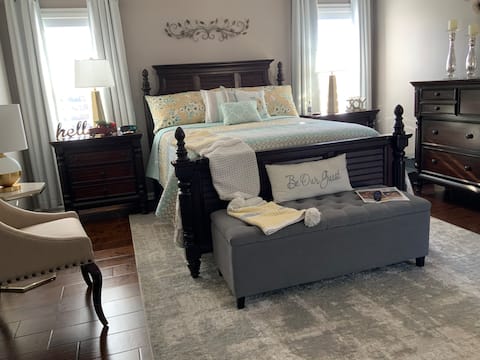 Private Suite in Central Location/Traveler’s DREAM