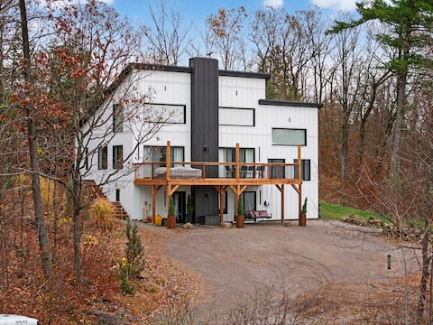 Waterfront Getaway w/ Enclosed Hot Tub + Fire Pits