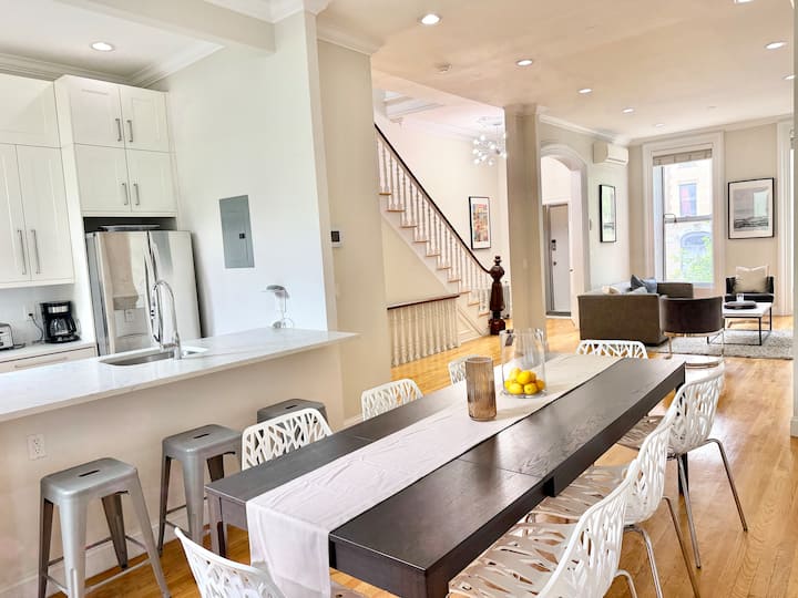Sterling Court | 3br/2.5ba Brownstone Duplex - Brooklyn, NY