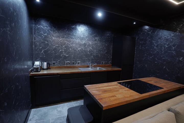 Nero Suite Sleeps 14(38 A1) Mcr City Centre gallery image 5