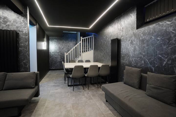 Nero Suite Sleeps 14(38 A1) Mcr City Centre gallery image 2