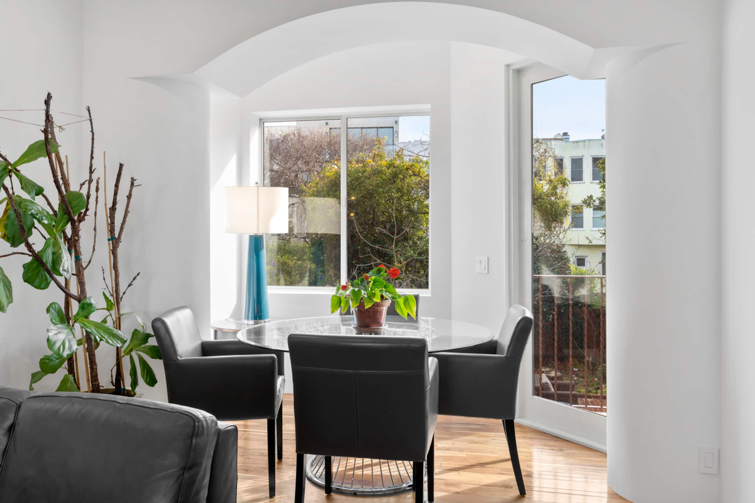 Home in San Francisco · ★5.0 · 6 bedrooms · 7 beds · 5 baths - Image 8