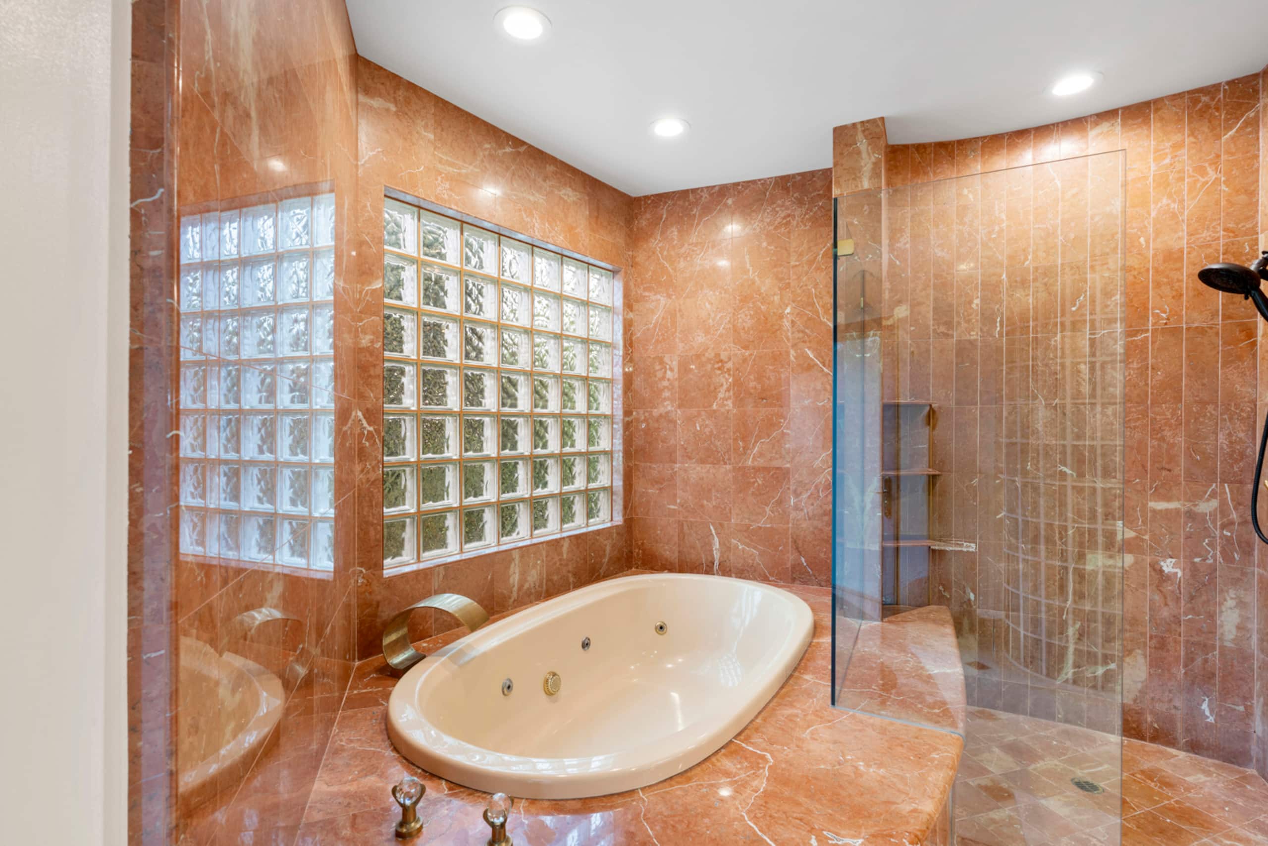 Home in San Francisco · ★5.0 · 6 bedrooms · 7 beds · 5 baths - Image 39