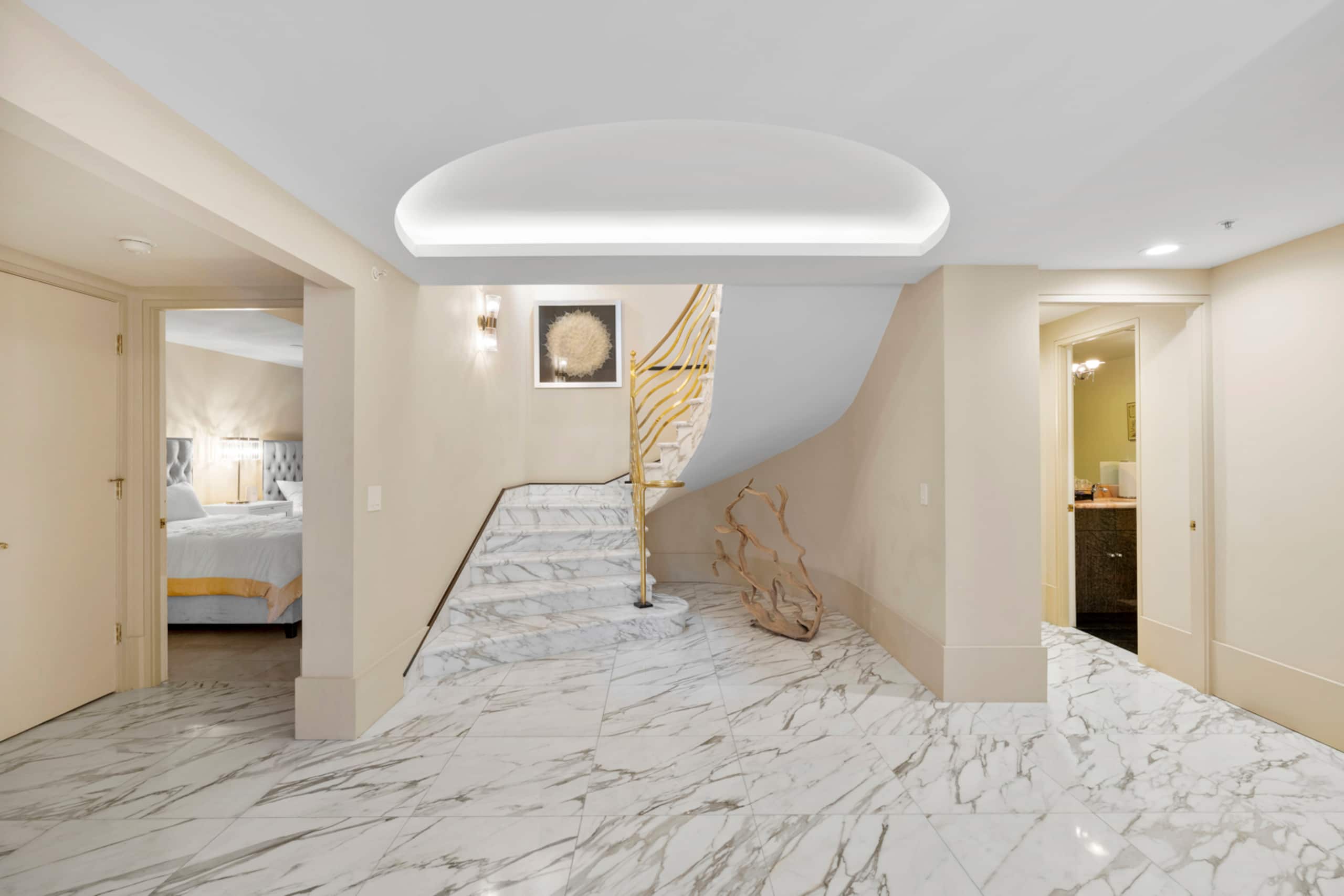 Home in San Francisco · ★5.0 · 6 bedrooms · 7 beds · 5 baths - Image 3
