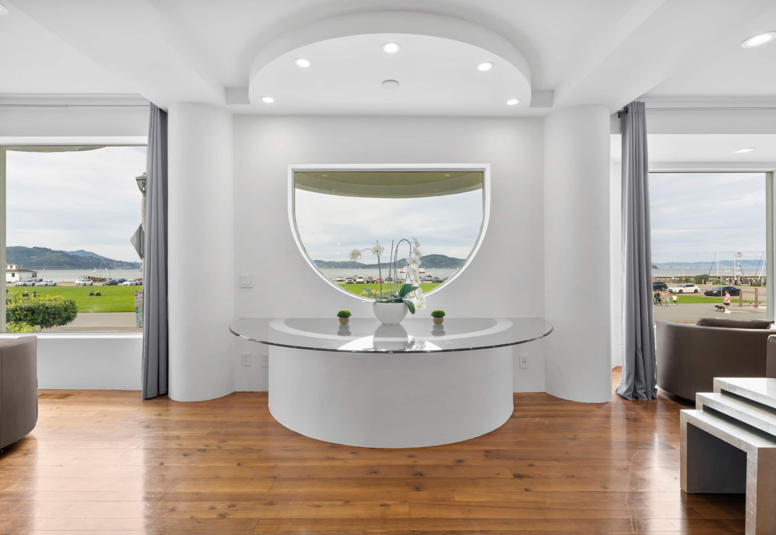Home in San Francisco · ★5.0 · 6 bedrooms · 7 beds · 5 baths - Image 5