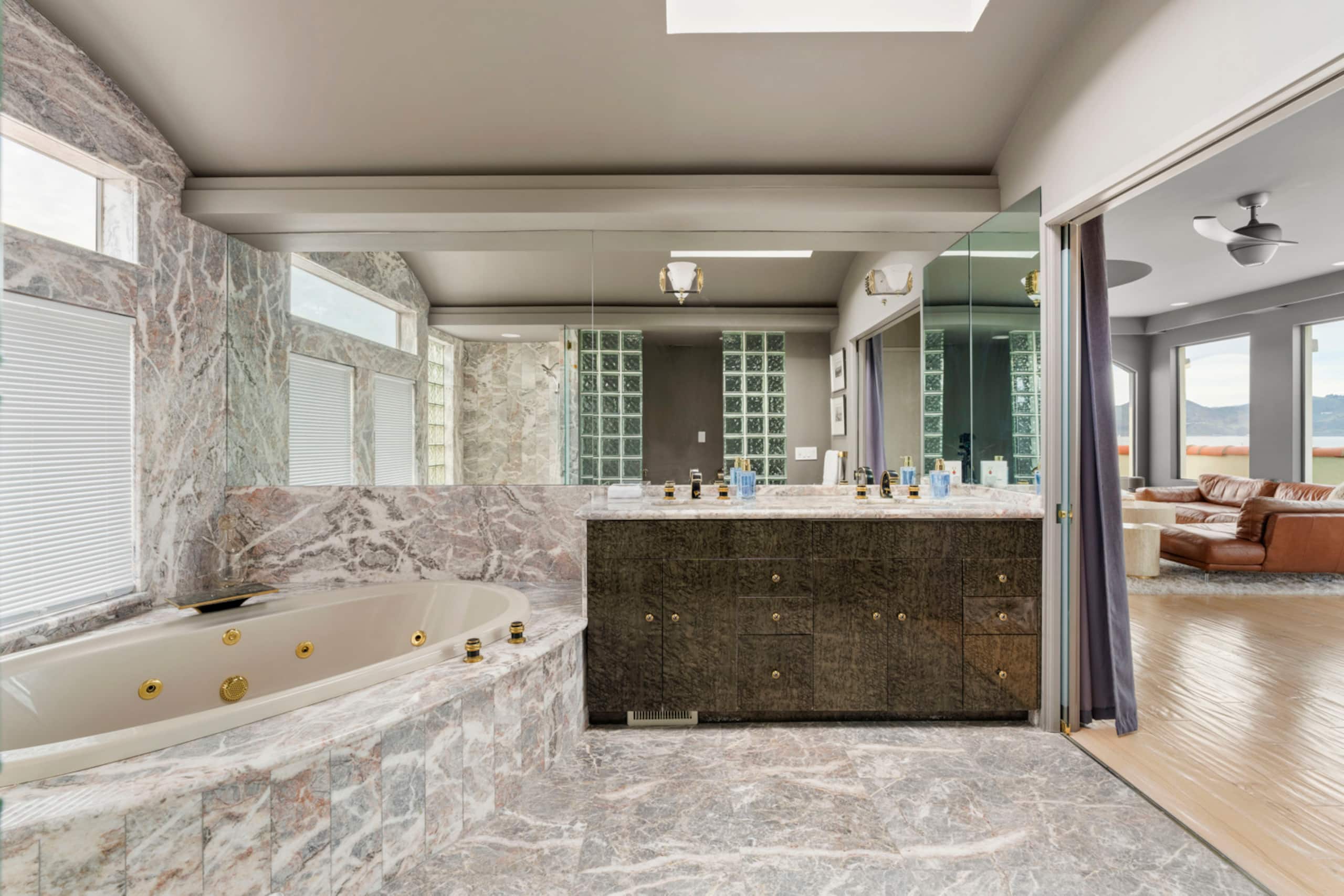 Home in San Francisco · ★5.0 · 6 bedrooms · 7 beds · 5 baths - Image 41