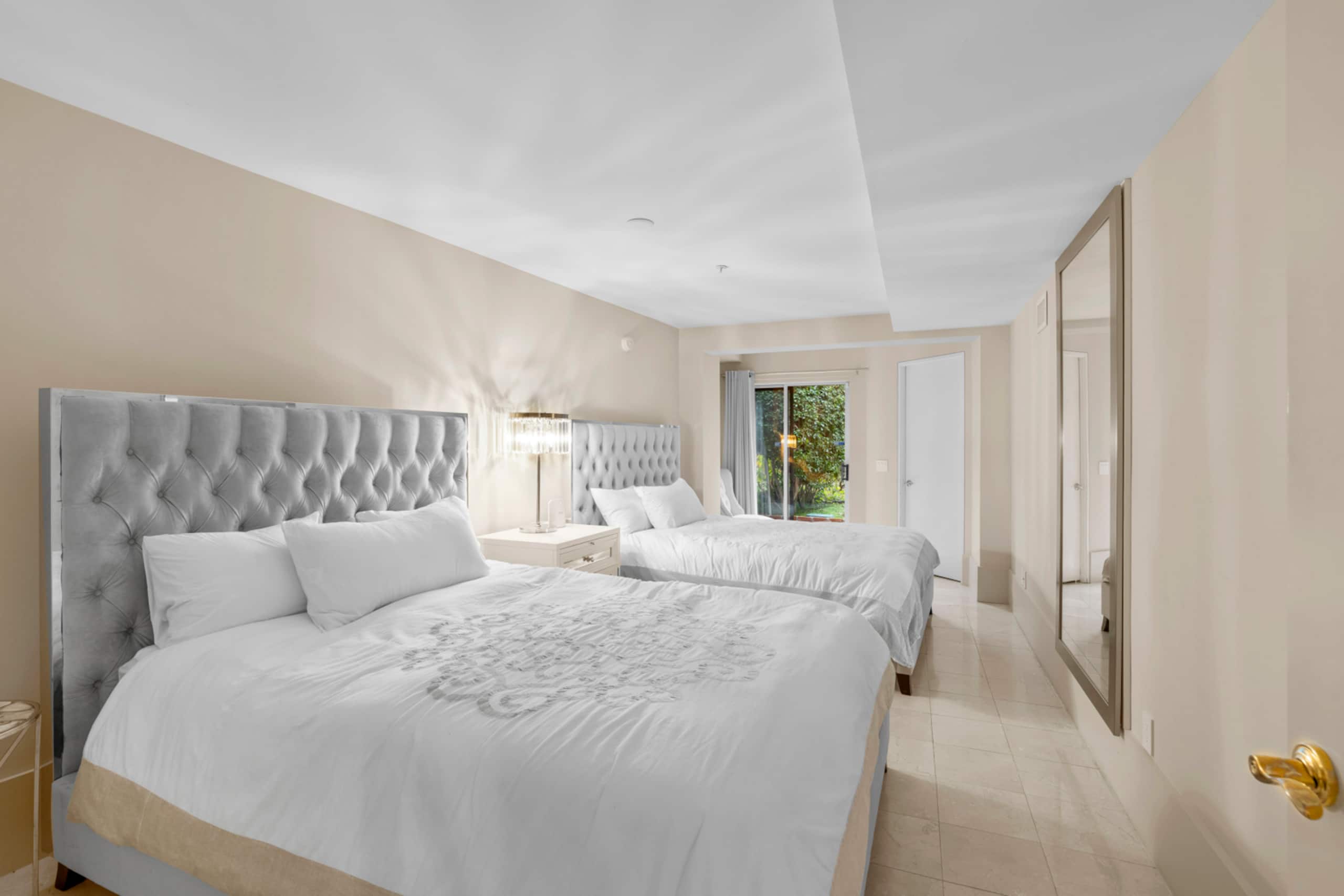 Home in San Francisco · ★5.0 · 6 bedrooms · 7 beds · 5 baths - Image 16