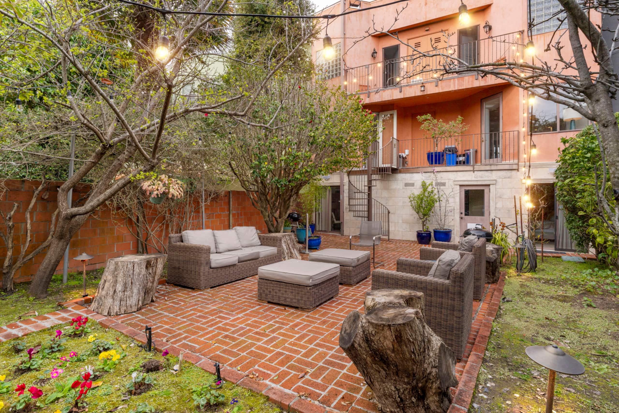 Home in San Francisco · ★5.0 · 6 bedrooms · 7 beds · 5 baths - Image 43