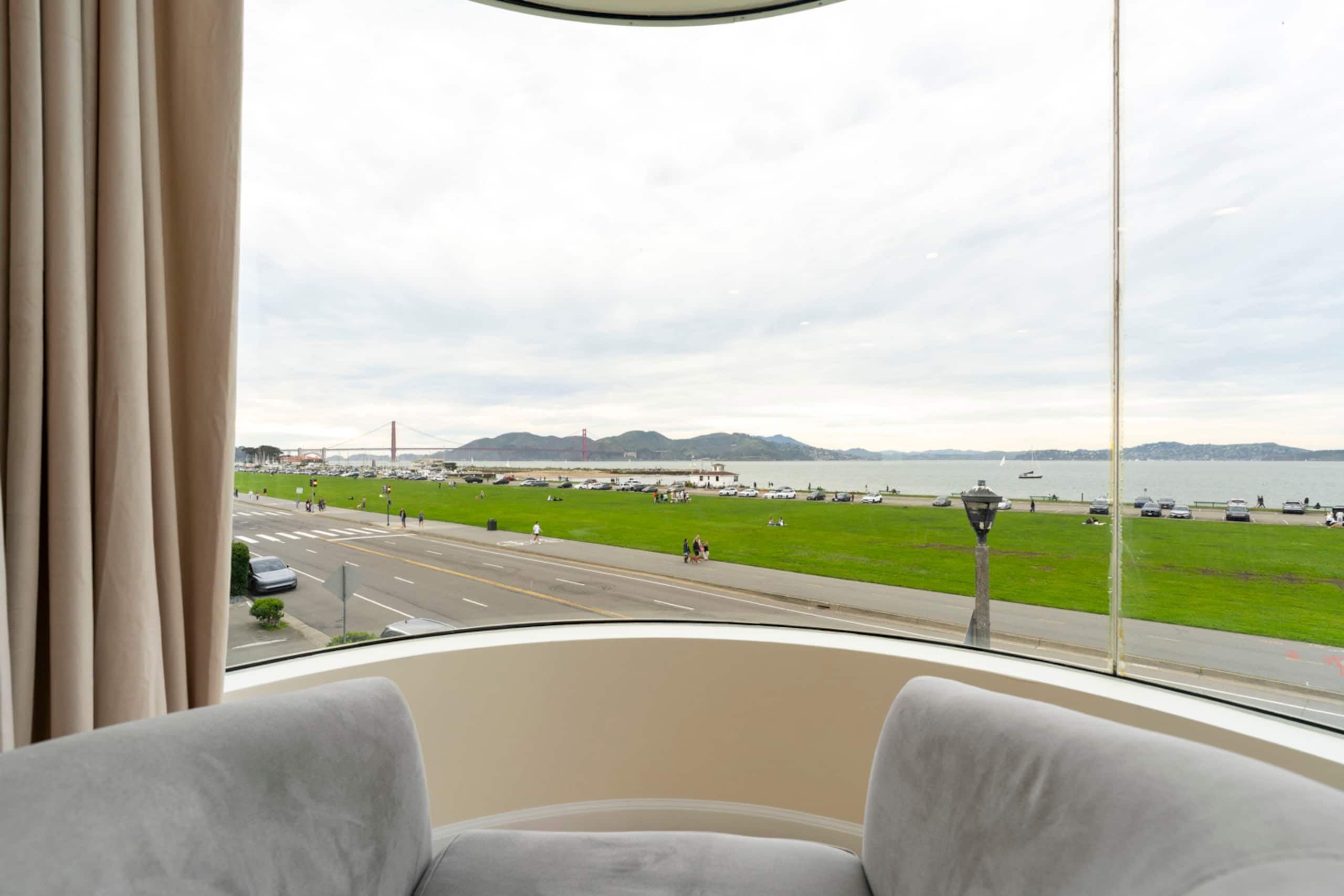 Home in San Francisco · ★5.0 · 6 bedrooms · 7 beds · 5 baths - Image 19