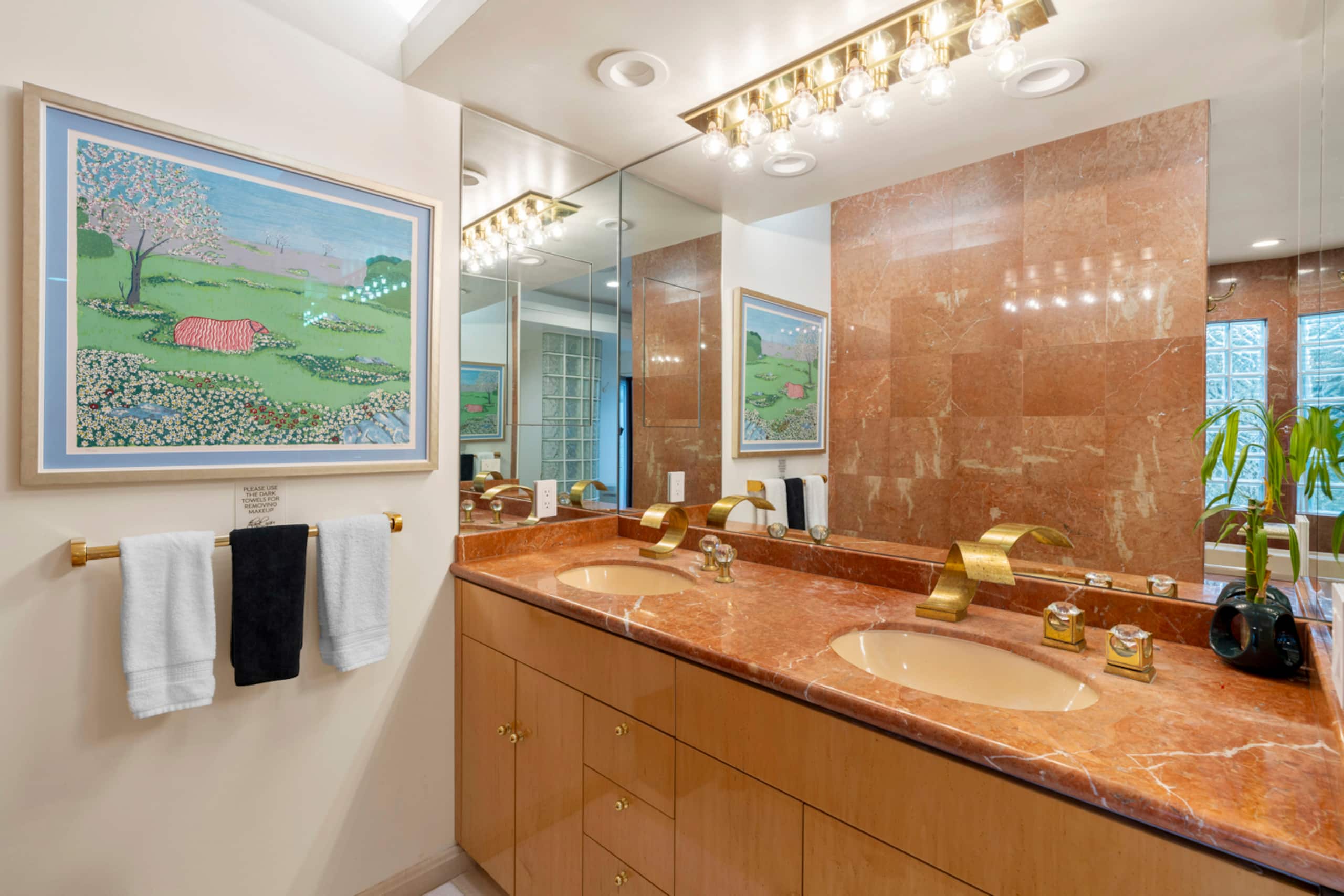 Home in San Francisco · ★5.0 · 6 bedrooms · 7 beds · 5 baths - Image 37