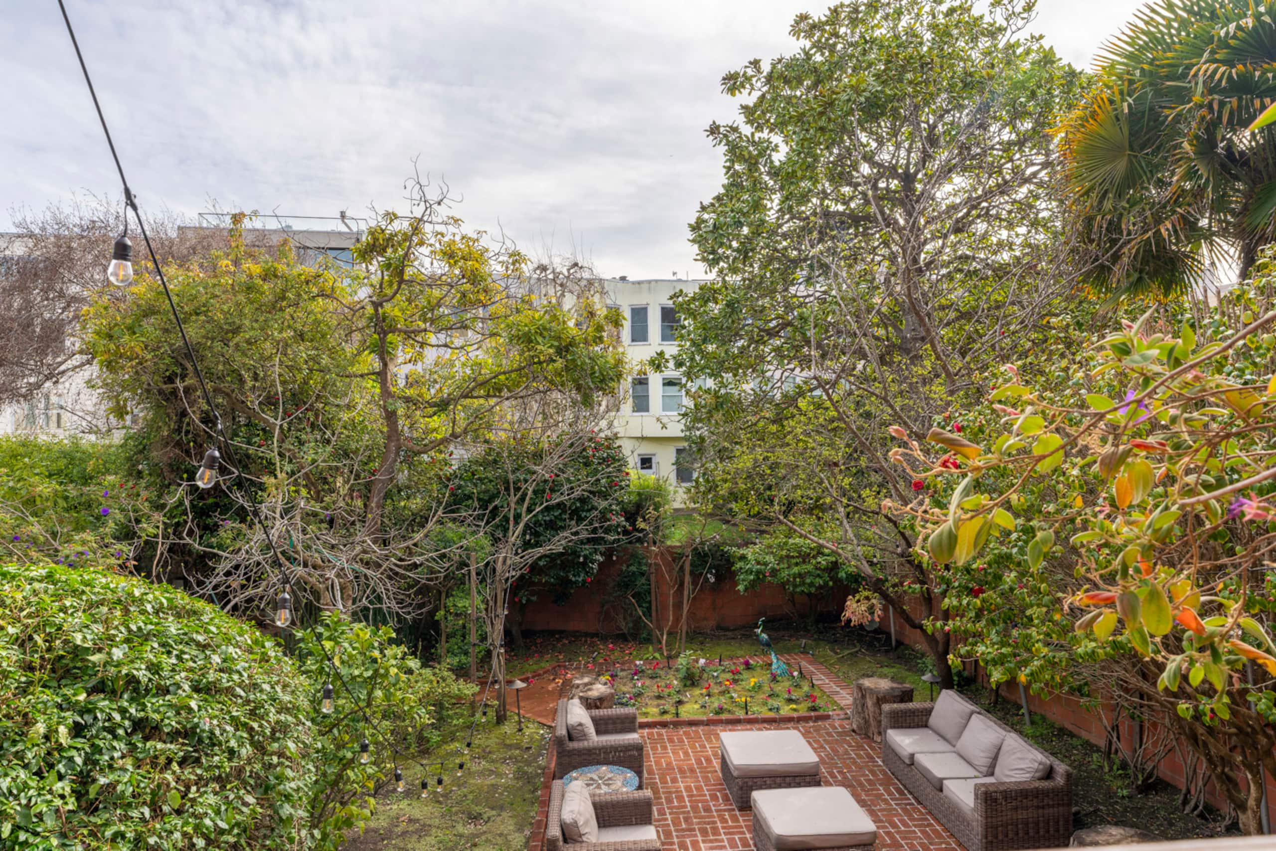 Home in San Francisco · ★5.0 · 6 bedrooms · 7 beds · 5 baths - Image 44