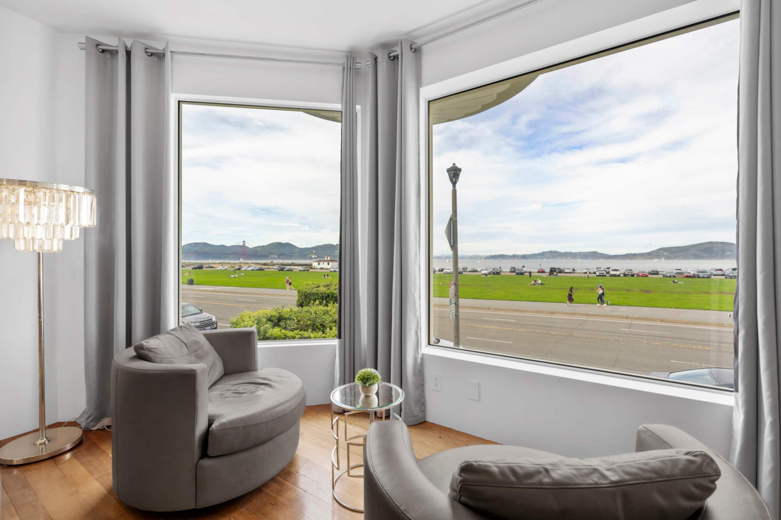 Home in San Francisco · ★5.0 · 6 bedrooms · 7 beds · 5 baths - Image 13