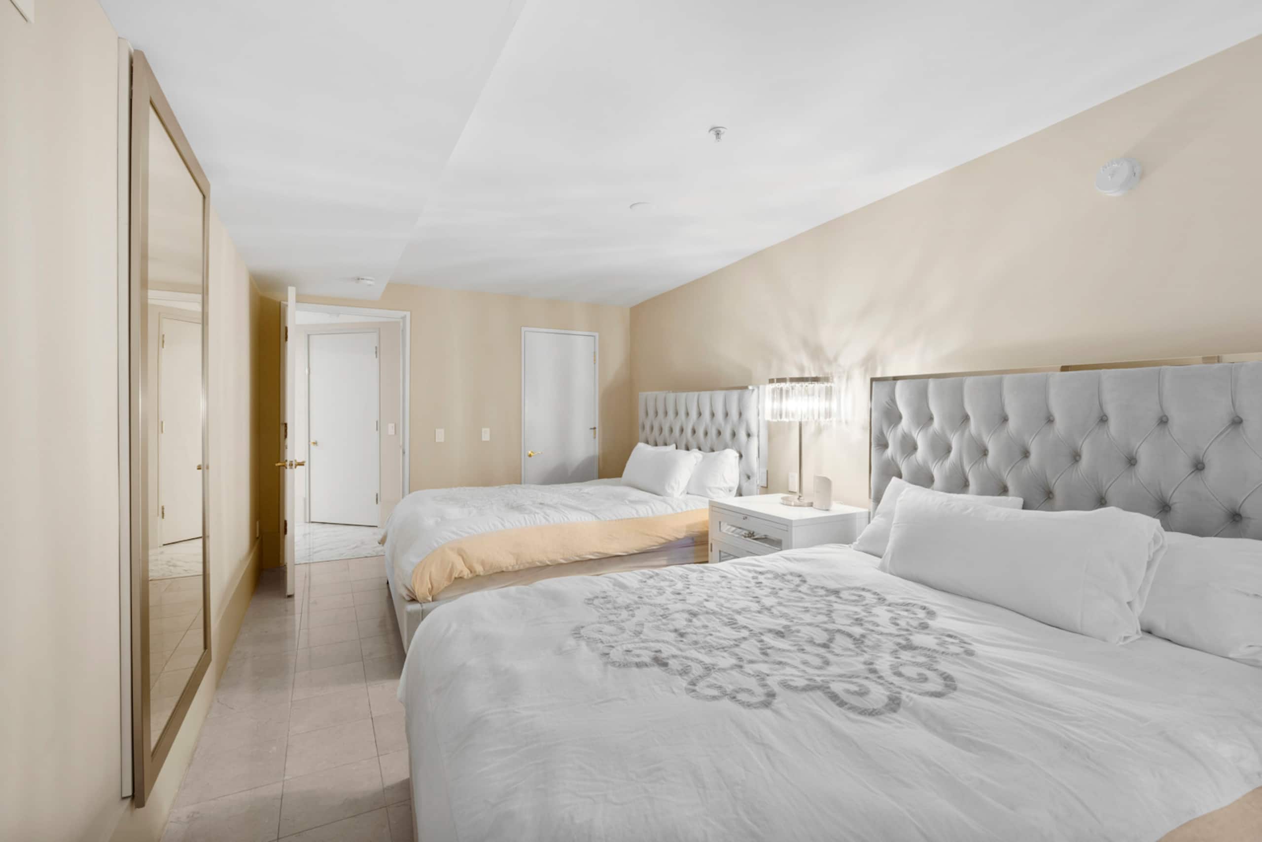 Home in San Francisco · ★5.0 · 6 bedrooms · 7 beds · 5 baths - Image 17