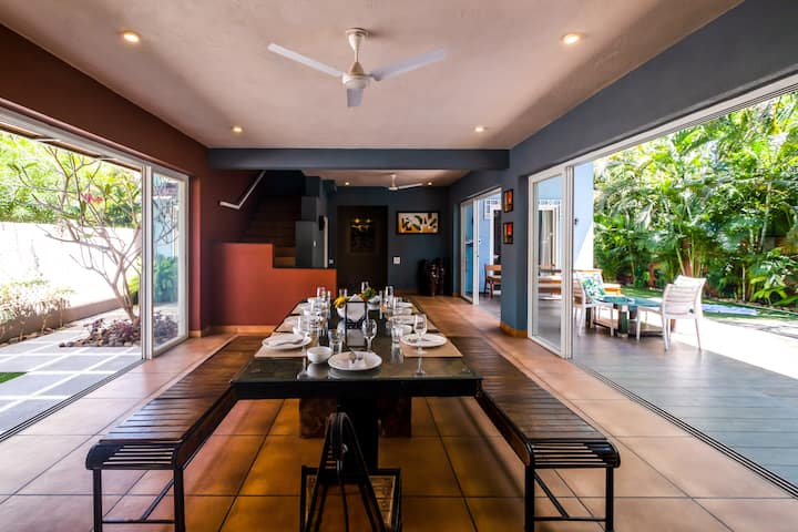 Dining area image 1