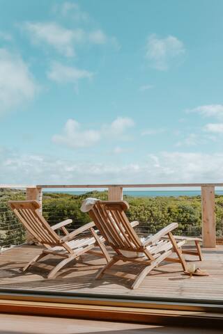 Sunsets on Martyrs – Coastal Luxury Beach House gallery image 3