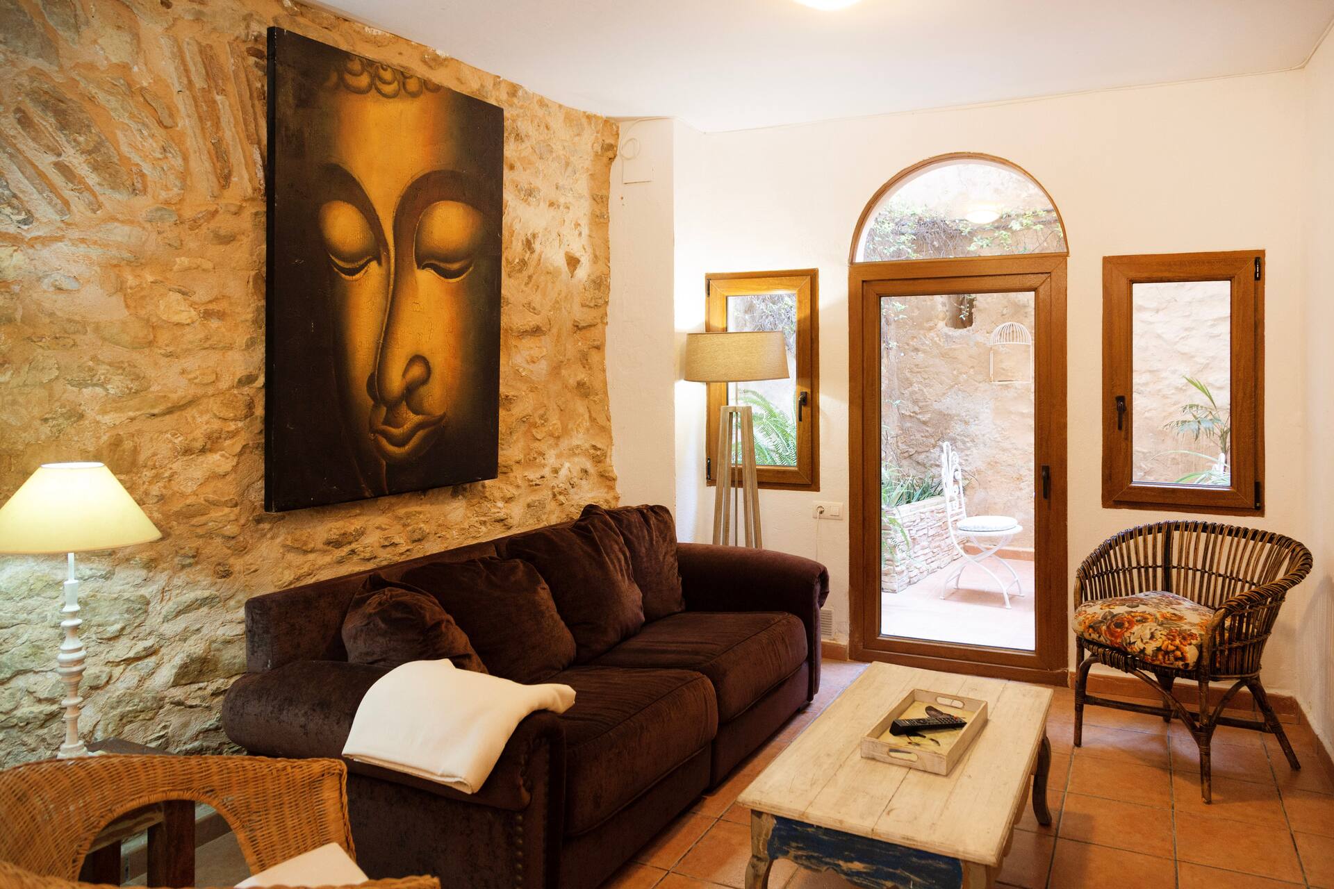 Catalina Apartments, Apartment Romer