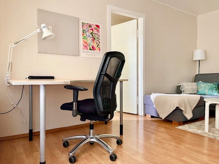 Digital Nomad Friendly Large Desk, Old Town 20 Min - Tallinn
