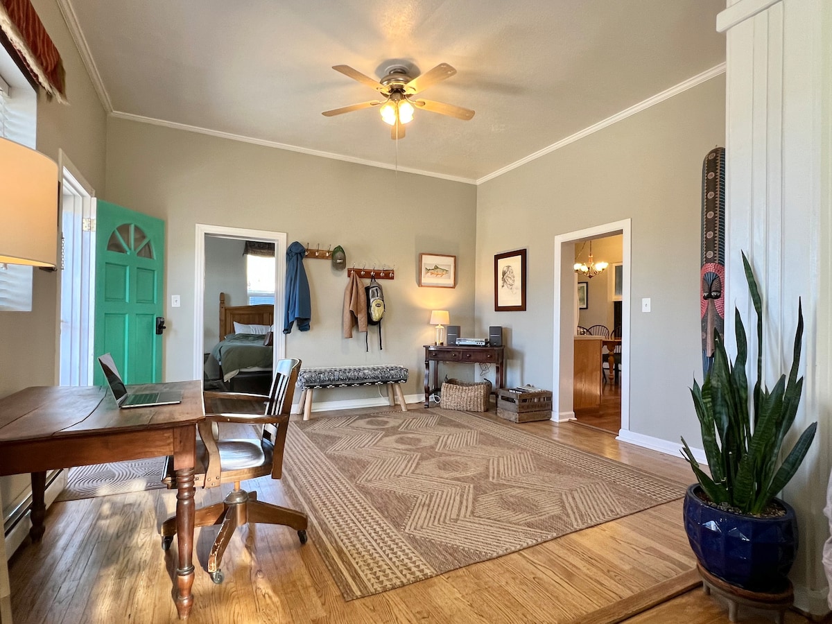 Top Airbnb: The Funkhaus - Perfect downtown location in Salida