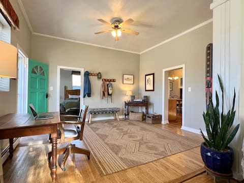 Top Airbnb: The Funkhaus - Perfect downtown location in Salida