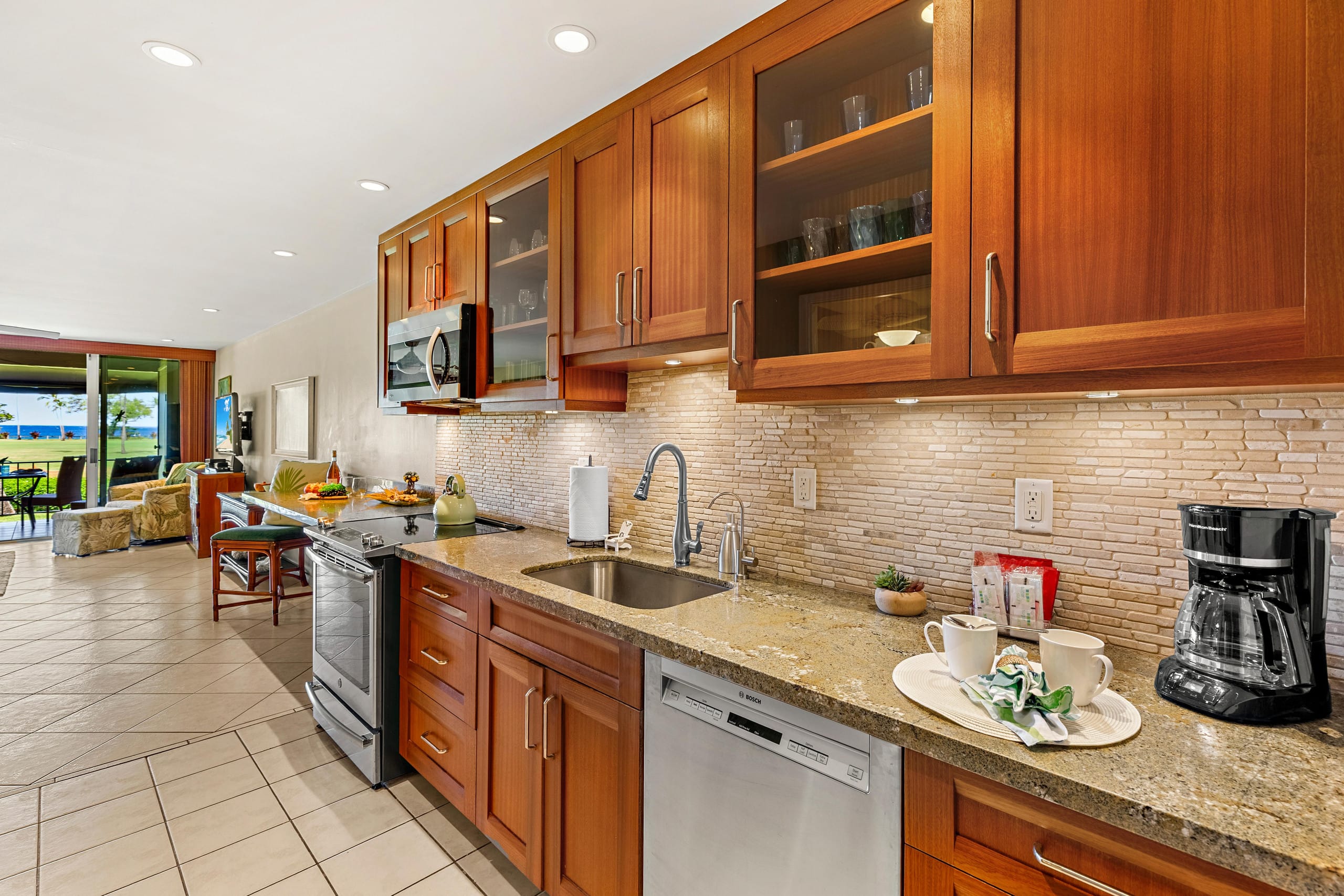 Condo in Kaanapali · ★4.94 · Studio · 1 bed · 1 bath - Image 15