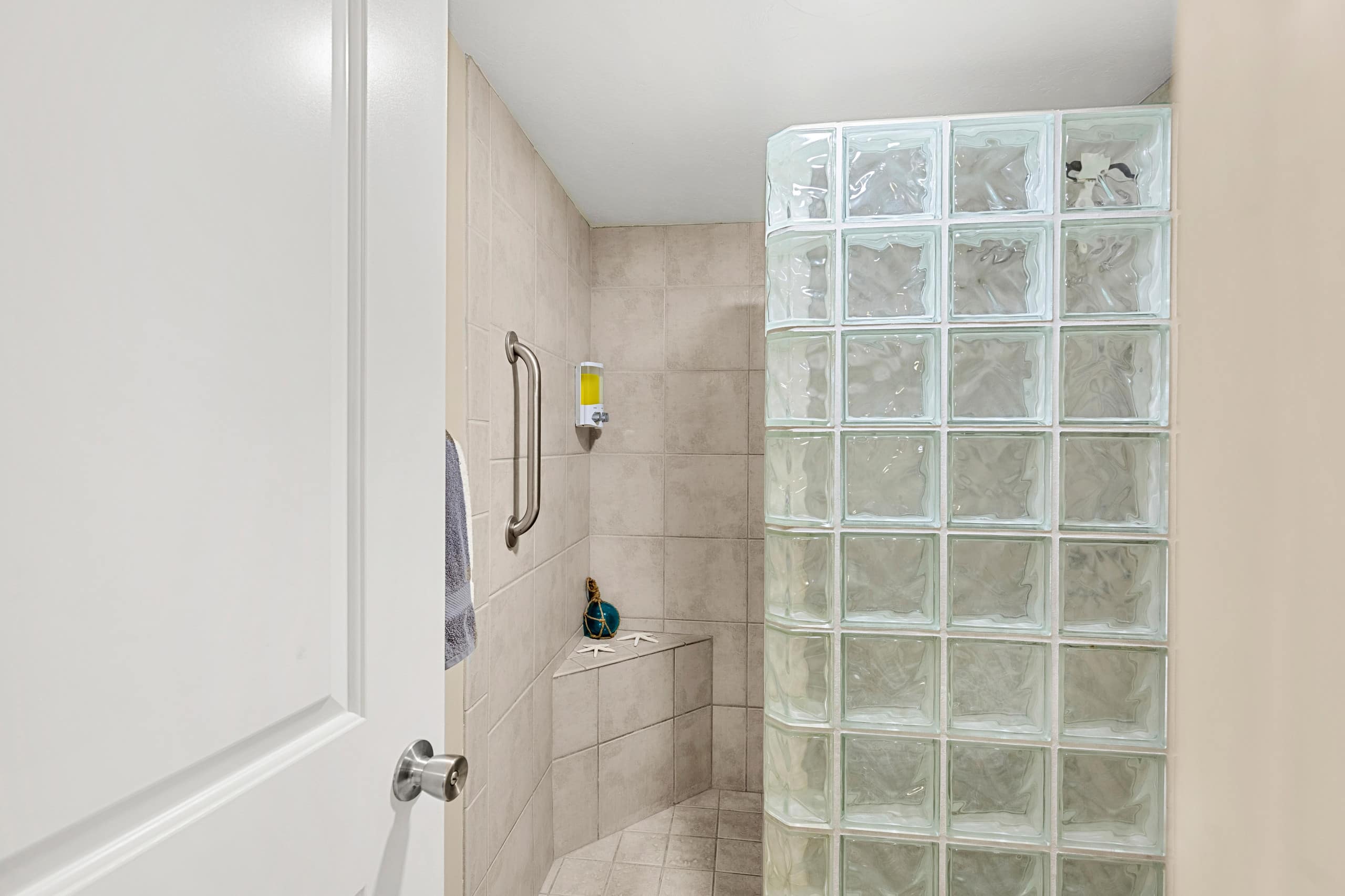 Condo in Kaanapali · ★4.94 · Studio · 1 bed · 1 bath - Image 21