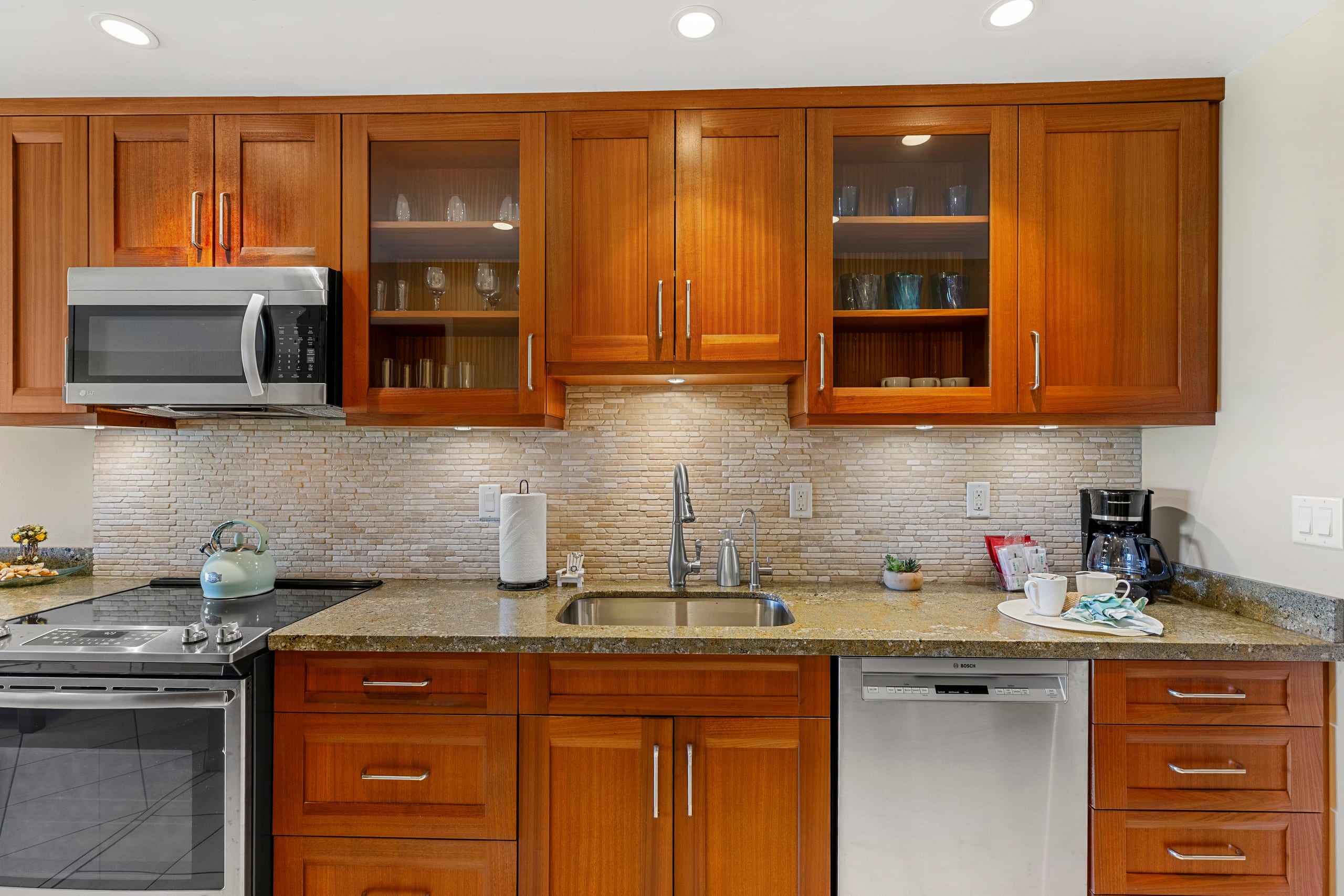 Condo in Kaanapali · ★4.94 · Studio · 1 bed · 1 bath - Image 31
