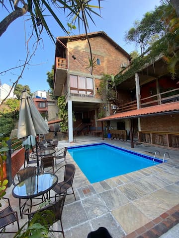 Casa inteira com piscina – Casa Insanta