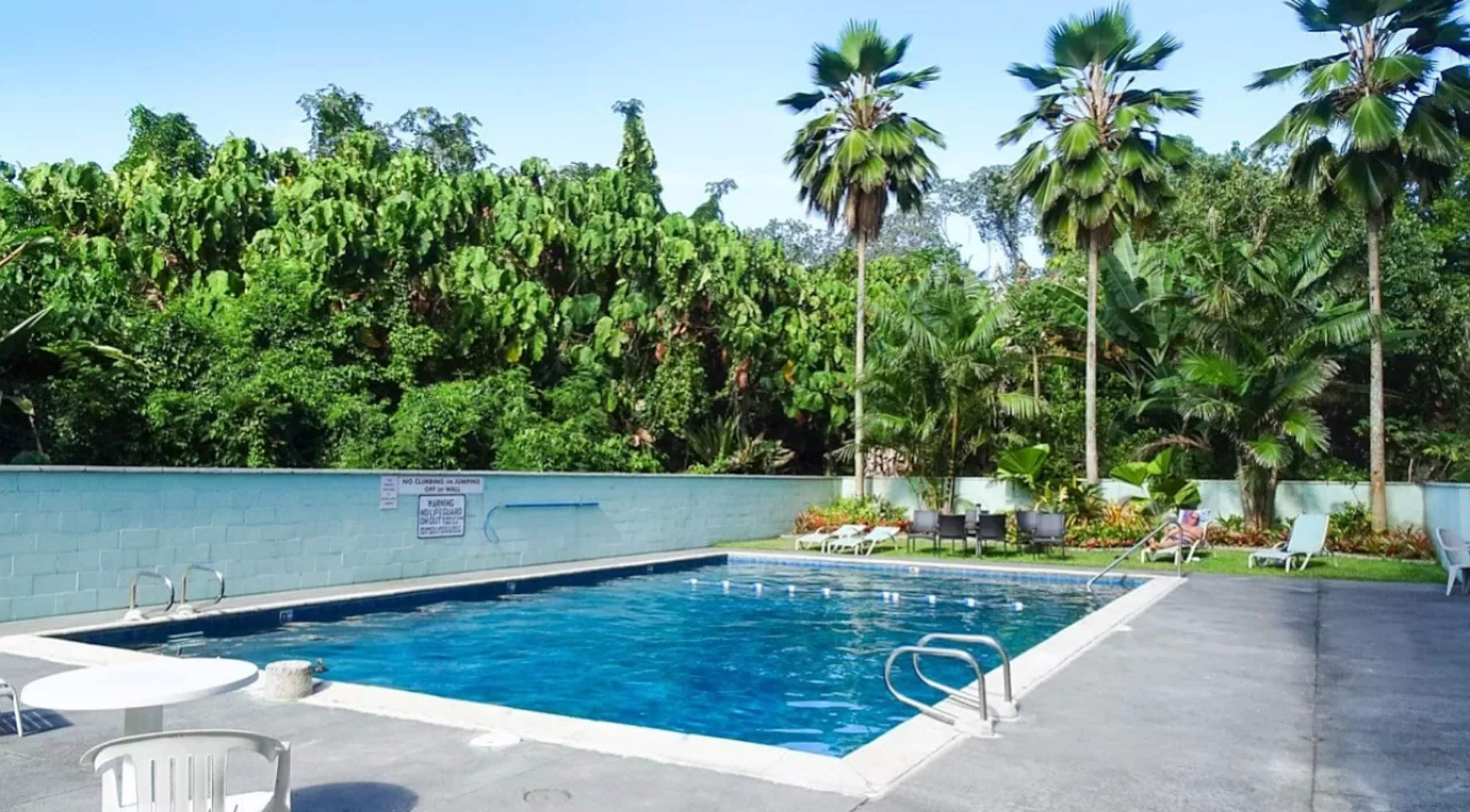 Condo in Hilo · ★4.6 · 2 bedrooms · 2 beds · 1 bath - Image 4