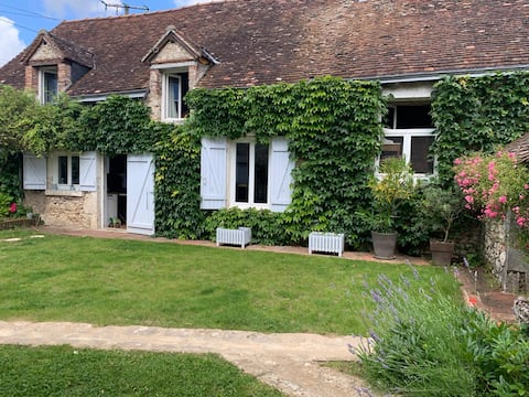 Farmhouse in the heart of the castles