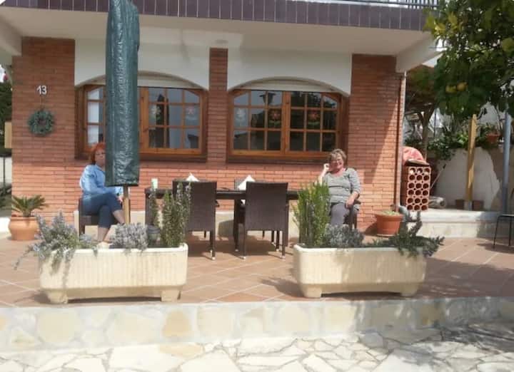 Sonniges Familienfreundliches Haus Eg - Calella