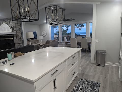 Top performing Airbnb: Beaver Lake House in Lost Bridge Village