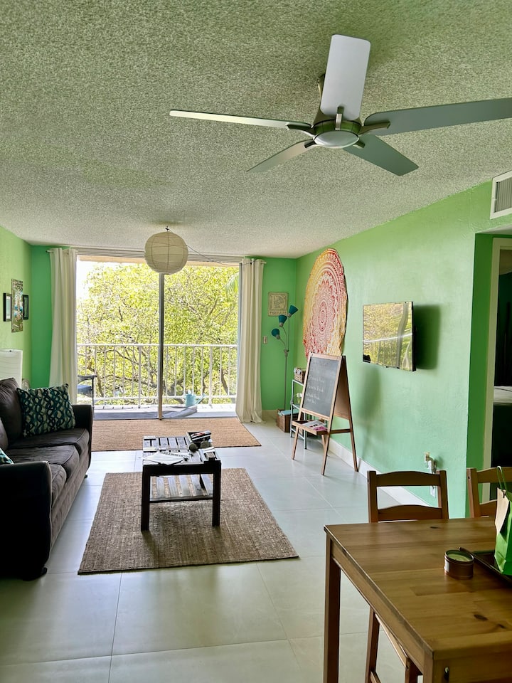 Peaceful Sanctuary In The City! - Miami Gardens, FL