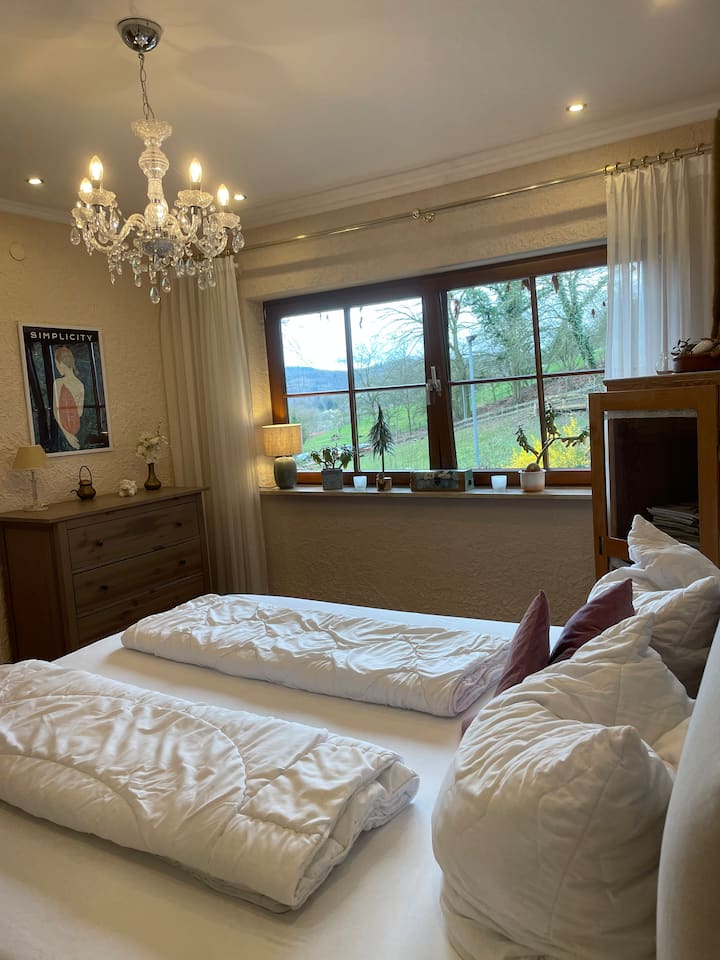 Schlafzimmer 4