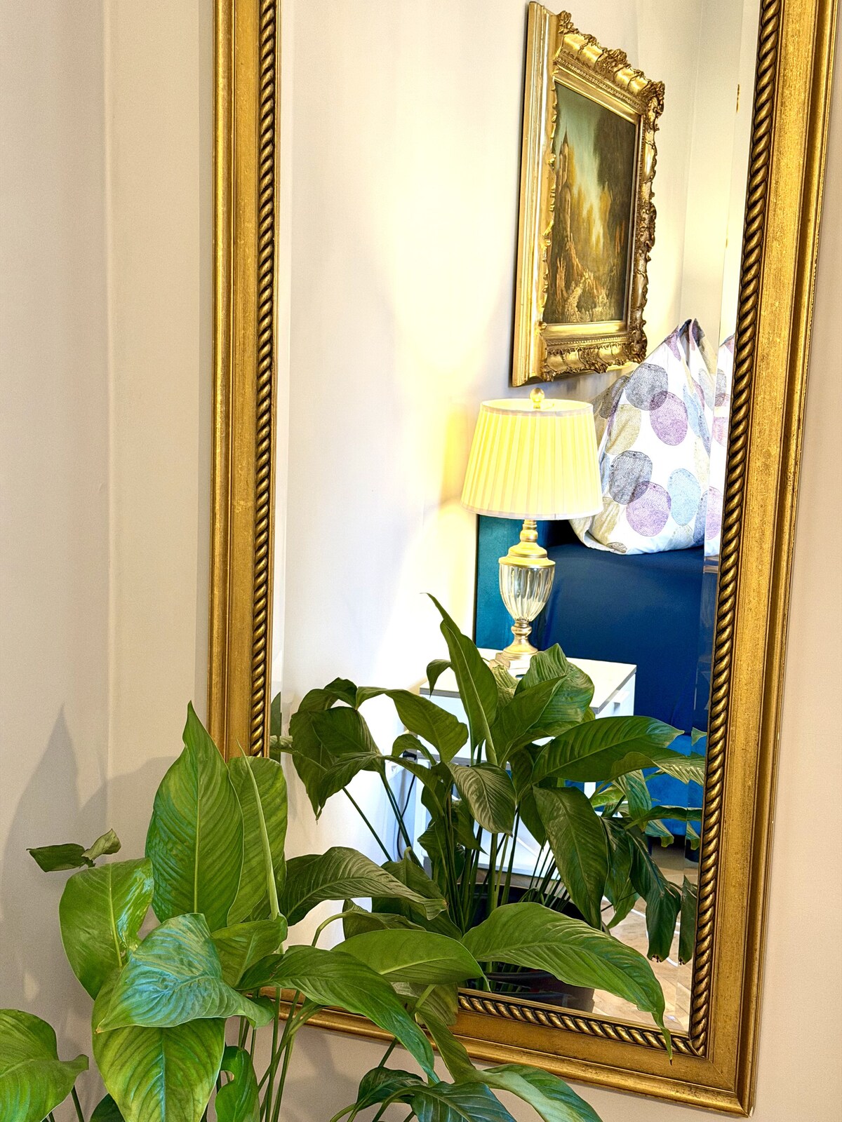 Bedroom 1 image 6
