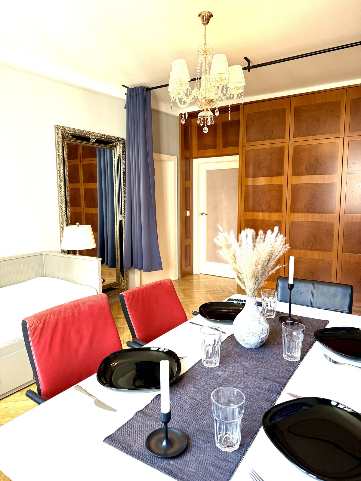 Living room image 8