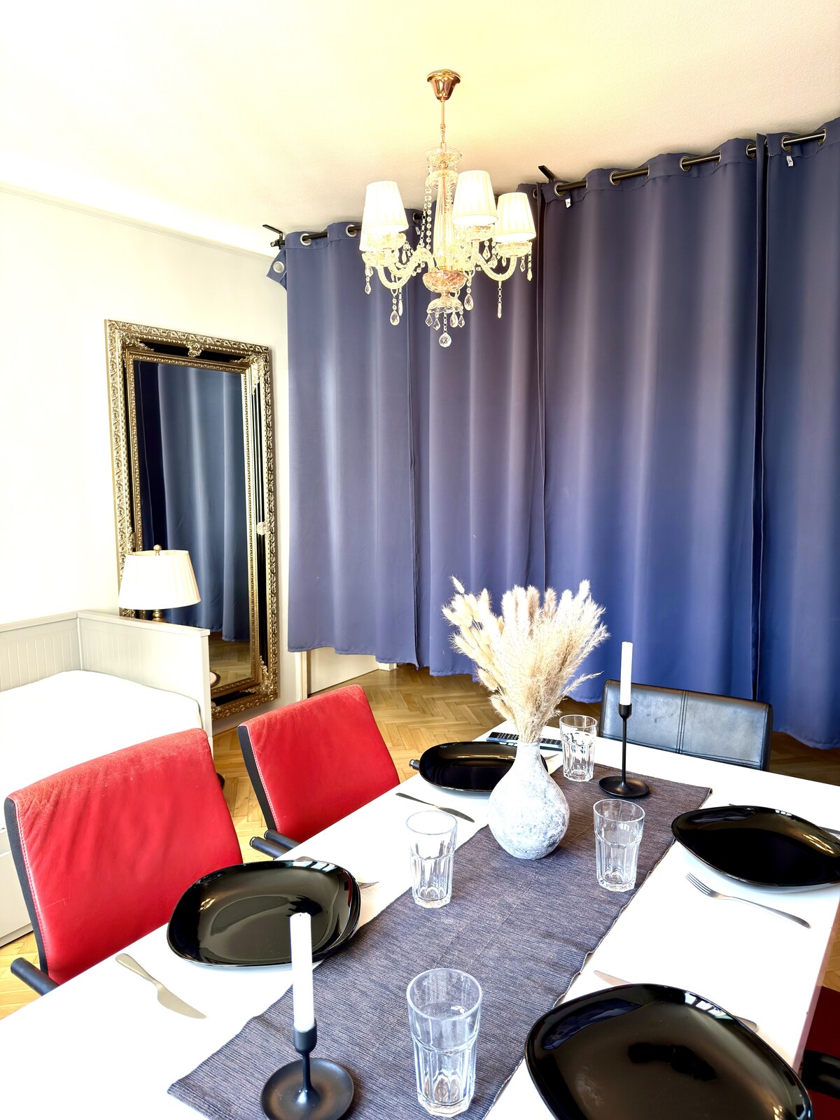 Living room image 9