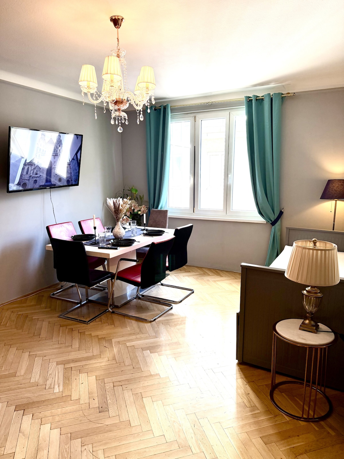 Living room image 4