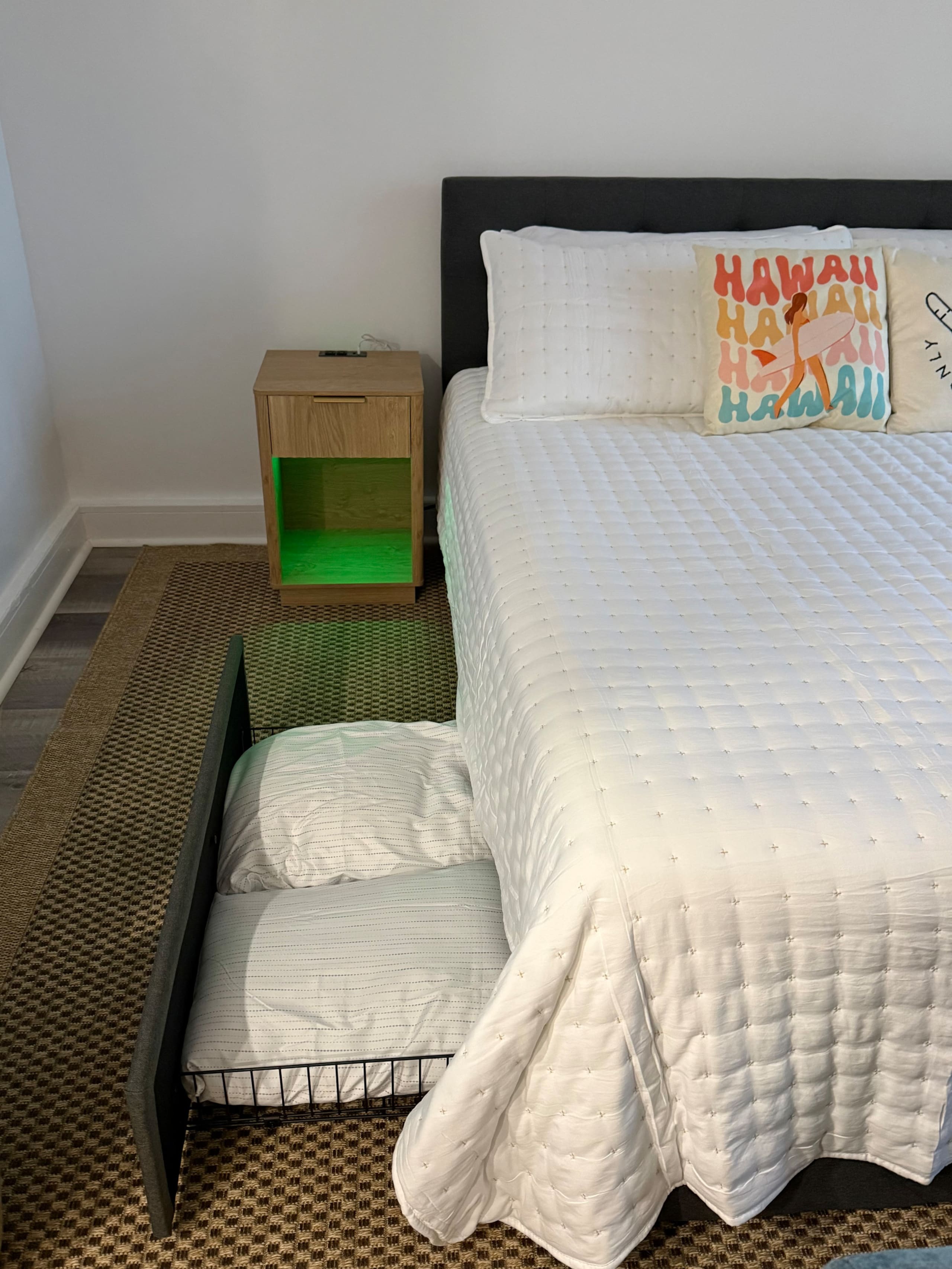 Condo in Honolulu · ★4.84 · 1 bedroom · 2 beds · 1 private bath - Image 20