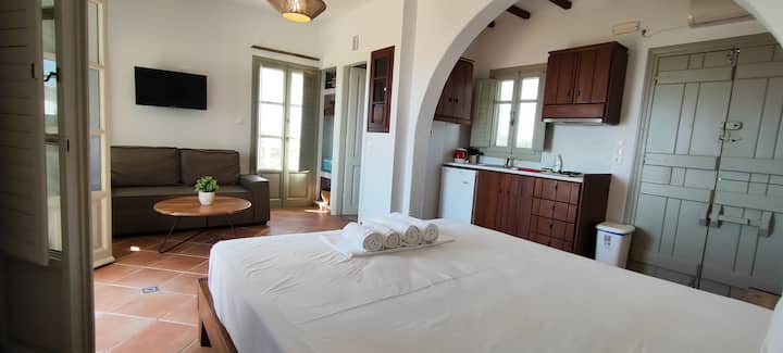 Beachfront Sea View Studio B (Upstairs), Plaka - Naxos