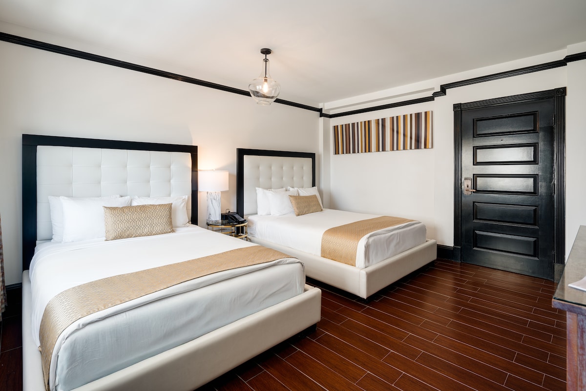 Upscale, 2 Queen Beds, Pool, Sundeck, Beach Across